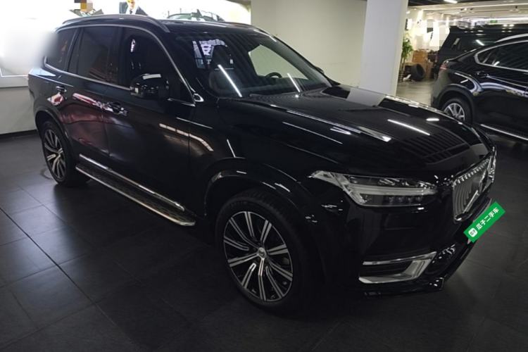 Used Volvo XC90 2020 T6 Zhiyi Luxury 7-Seater Front Right 45 Deg