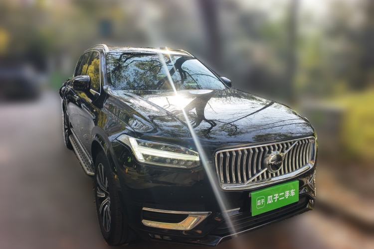 Used Volvo XC90 2020 T5 SmartDrive Luxury 7-Seater Front Right 45 Deg