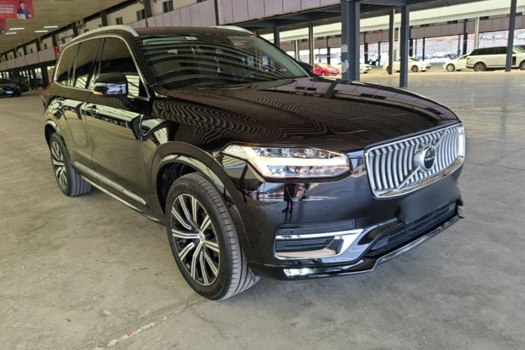 Used Volvo XC90 2020 Facelifted T6 Zhiyi Luxury 7-Seater Front Right 45 Deg