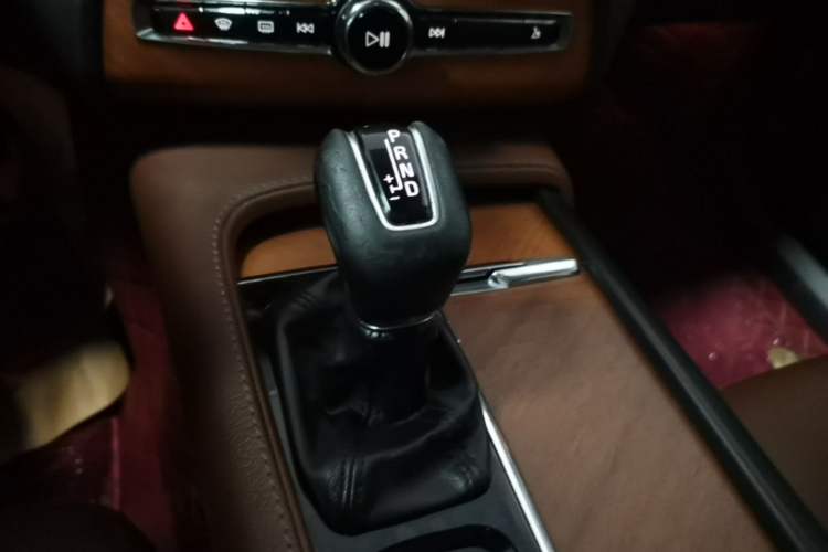 Used Volvo XC90 2020 Facelifted T6 Zhiyi Luxury 7-Seater Gear Lever