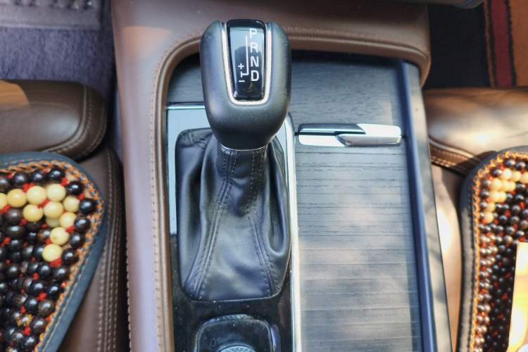 Used Volvo XC90 2020 Facelifted T6 Zhiya Luxury 7-Seater Gear Lever