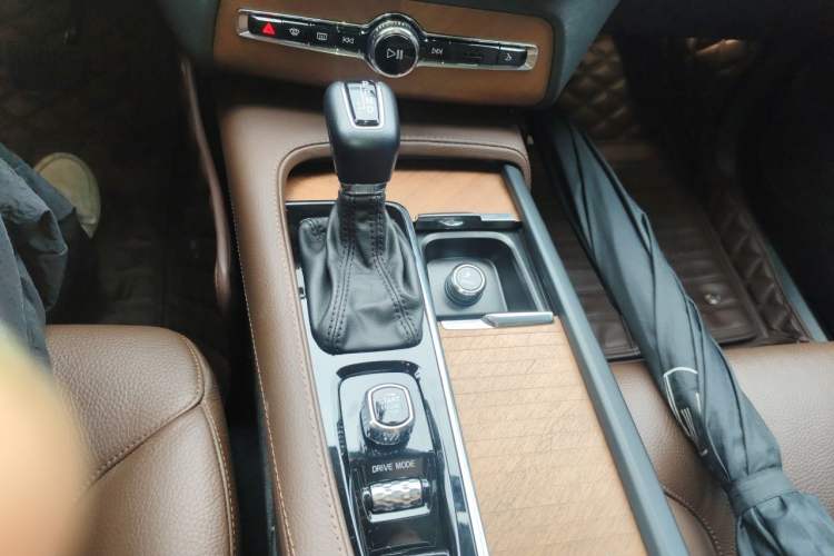 Used Volvo XC90 2020 T6 Zhiyi Luxury 7-Seater Gear Lever