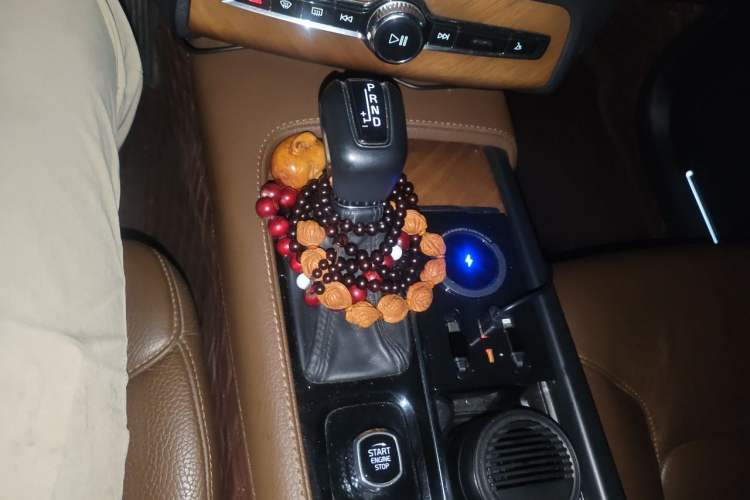 Used Volvo XC90 2020 Facelifted T6 Zhiyi Luxury 7-Seater Gear Lever