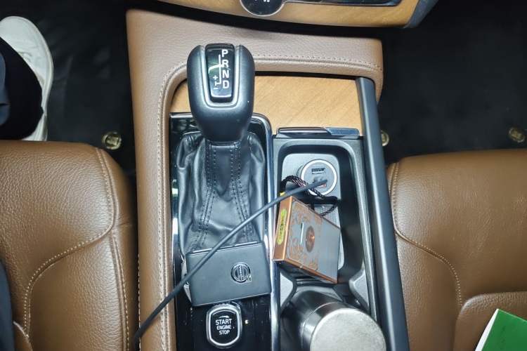 Used Volvo XC90 2020 Facelifted T6 Zhiyi Luxury 7-Seater Gear Lever