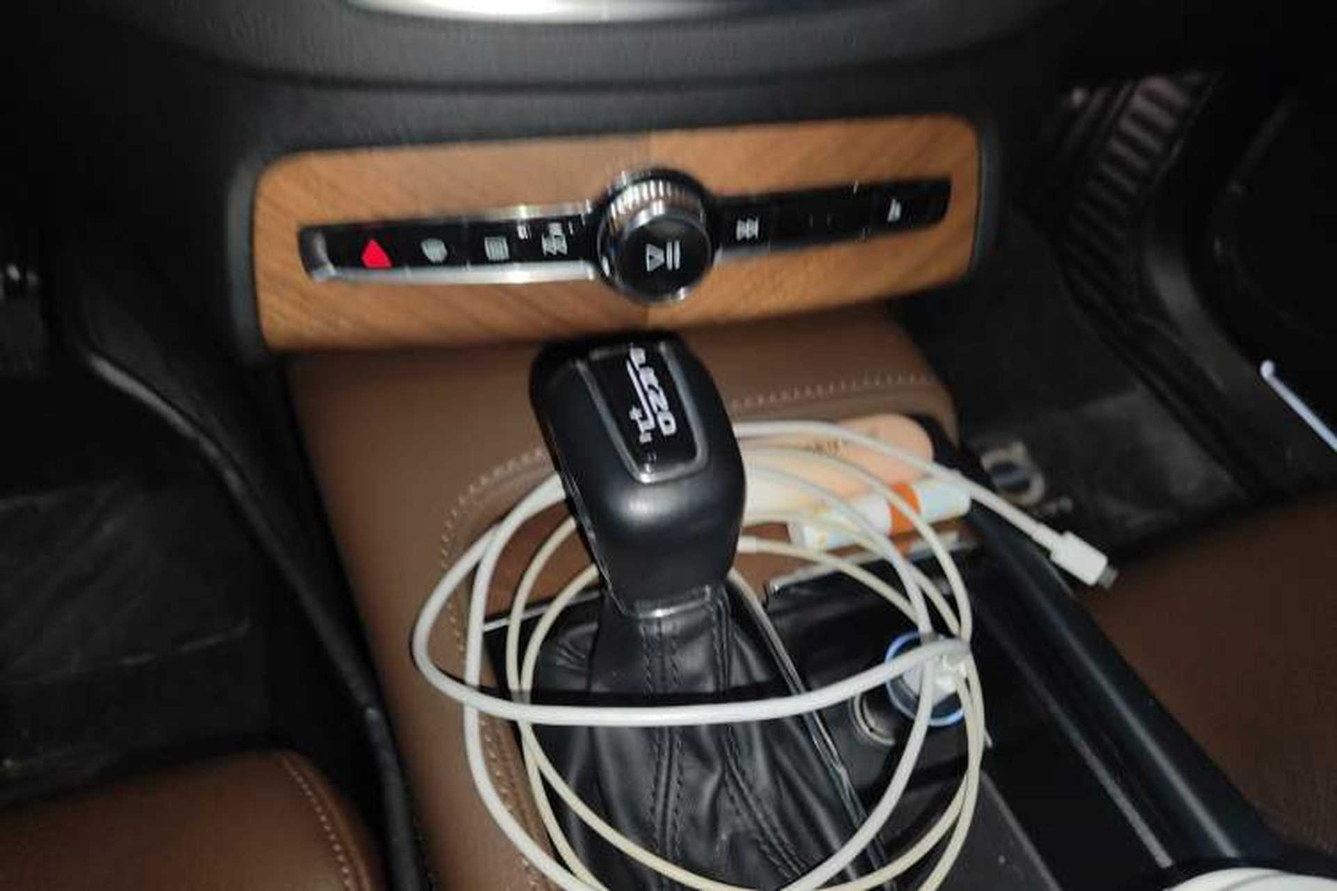 Used Volvo XC90 2020 T6 Zhiyi Luxury 7-Seater Gear Lever