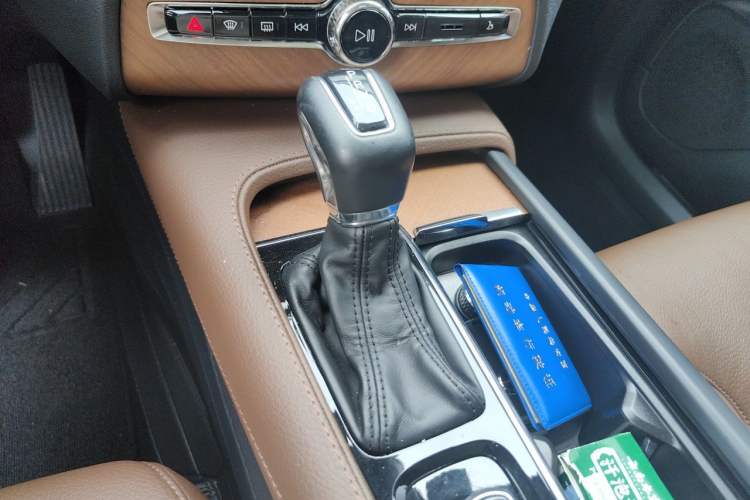 Used Volvo XC90 2020 Facelifted T6 Zhiyi Luxury 7-Seater Gear Lever