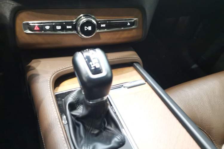 Used Volvo XC90 2020 Facelifted T6 Zhiyi Luxury 7-Seater Gear Lever