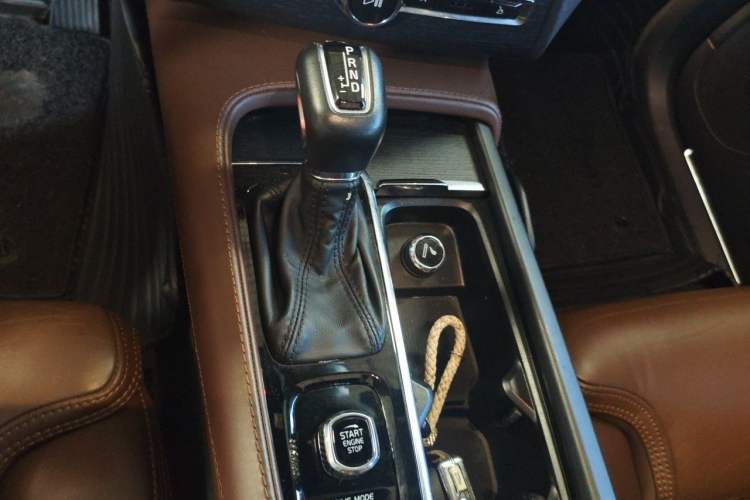 Used Volvo XC90 2020 Facelift T6 Zhiya Sport Edition 7-Seater Gear Lever