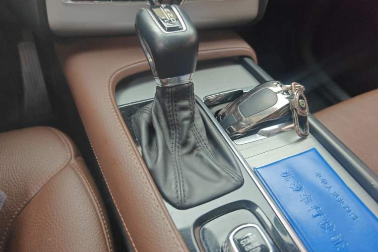 Used Volvo XC90 2020 T5 SmartDrive Luxury 7-Seater Gear Lever