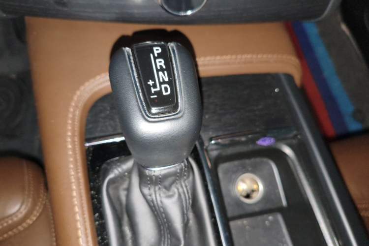 Used Volvo XC90 2020 T6 Zhiya Luxury 7-Seater Gear Lever