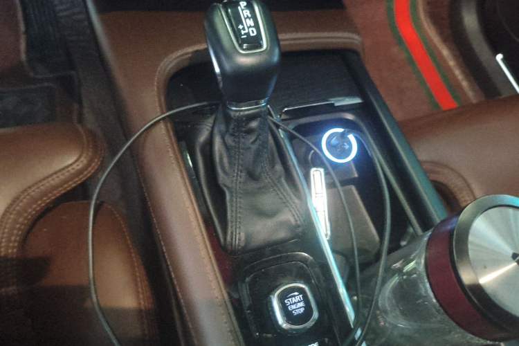 Used Volvo XC90 2020 Facelifted T6 Zhiyi Luxury 7-Seater Gear Lever