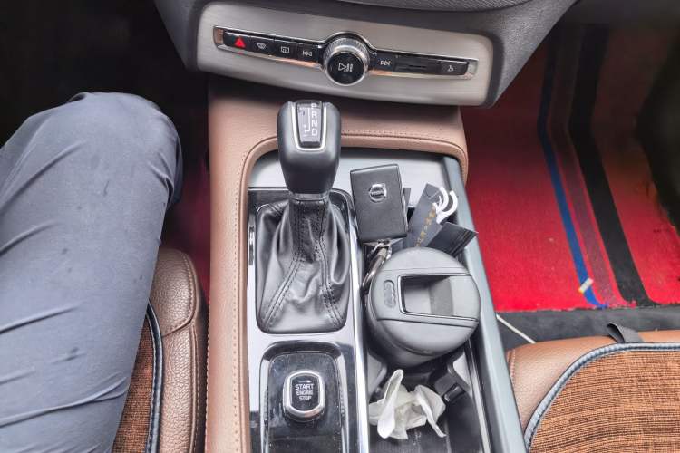 Used Volvo XC90 2020 T5 SmartDrive Luxury 7-Seater Gear Lever