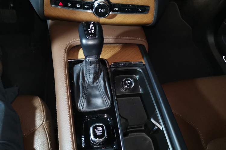 Used Volvo XC90 2020 T6 Zhiyi Luxury 7-Seater Gear Lever