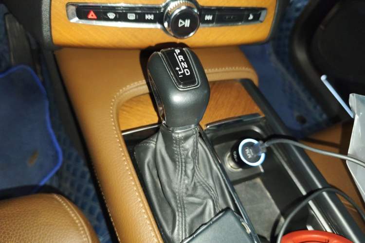 Used Volvo XC90 2020 T6 Zhiyi Luxury 7-Seater Gear Lever