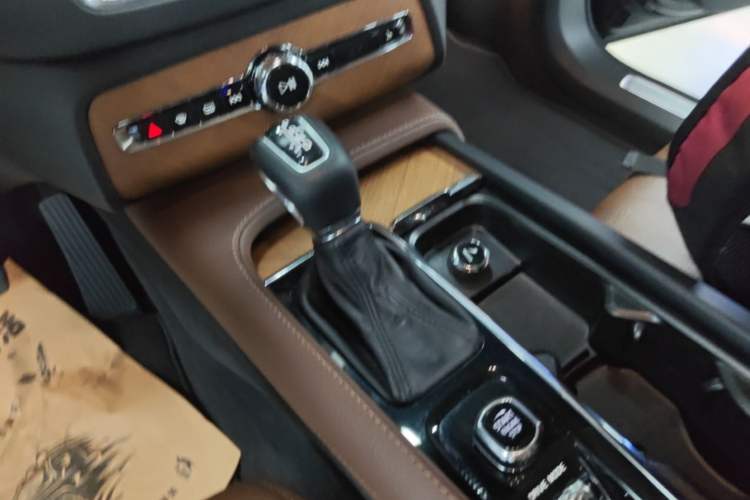 Used Volvo XC90 2020 Facelifted T6 Zhiyi Luxury 7-Seater Gear Lever