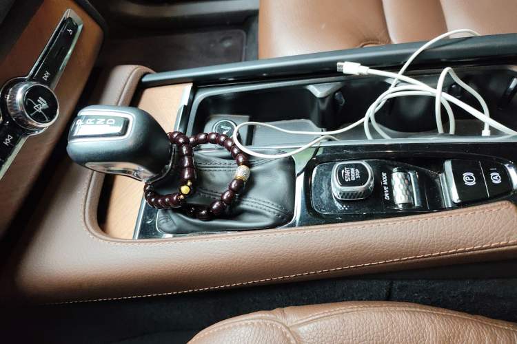 Used Volvo XC90 2020 T6 Zhiyi Luxury 7-Seater Gear Lever