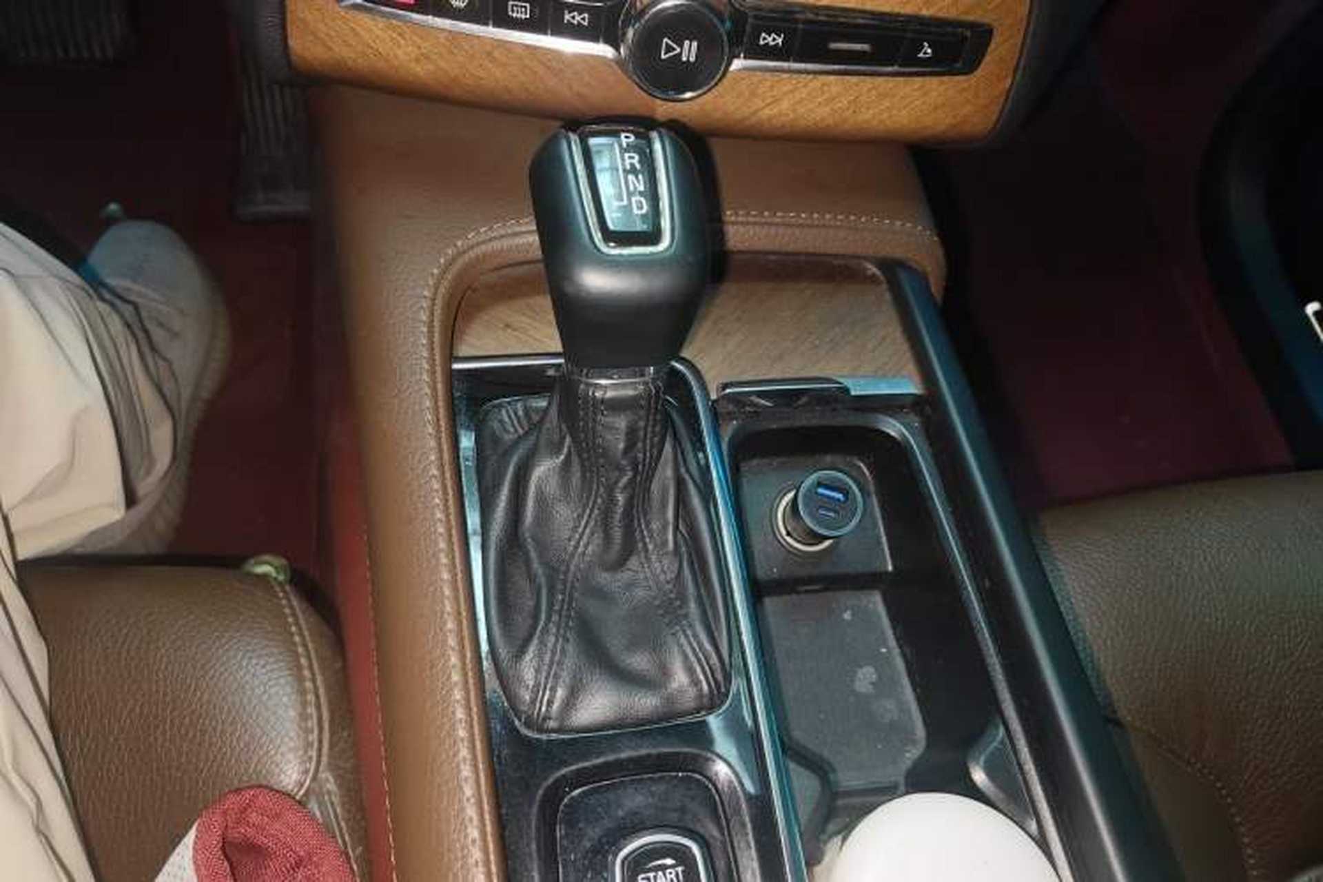 Used Volvo XC90 2020 T6 Zhiyi Luxury 7-Seater Gear Lever