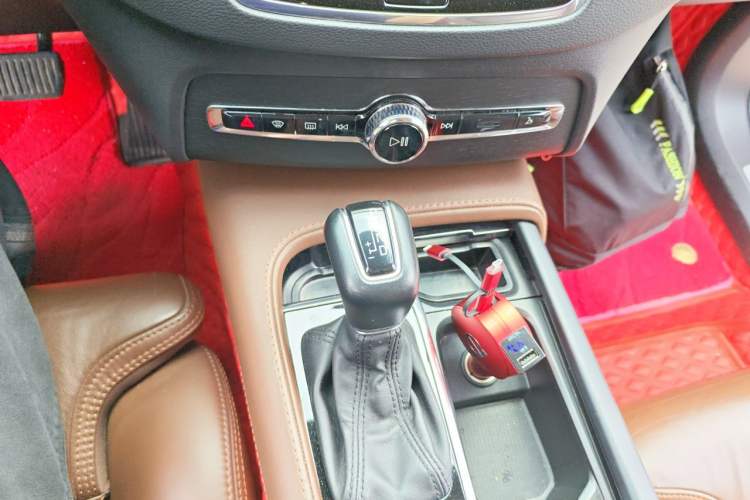 Used Volvo XC90 2020 T6 Zhiya Luxury 7-Seater Gear Lever