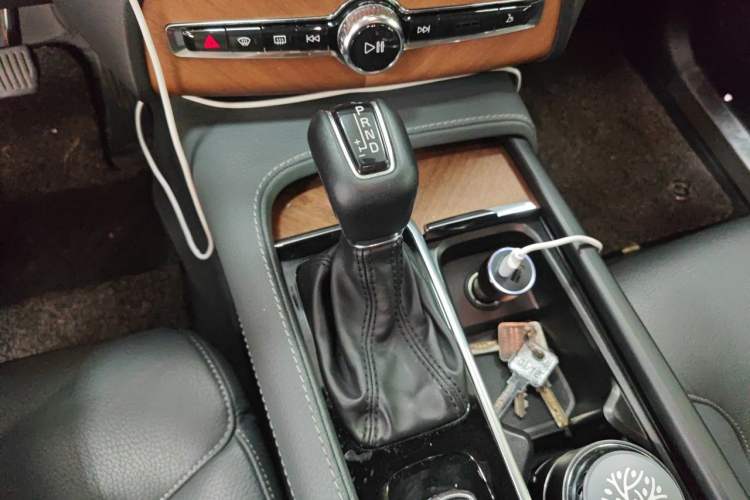 Used Volvo XC90 2020 T6 Zhiyi Luxury 7-Seater Gear Lever
