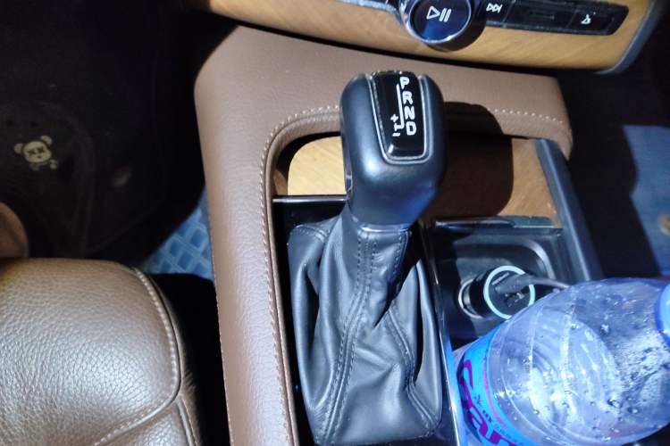 Used Volvo XC90 2020 T6 Zhiyi Luxury 7-Seater Gear Lever