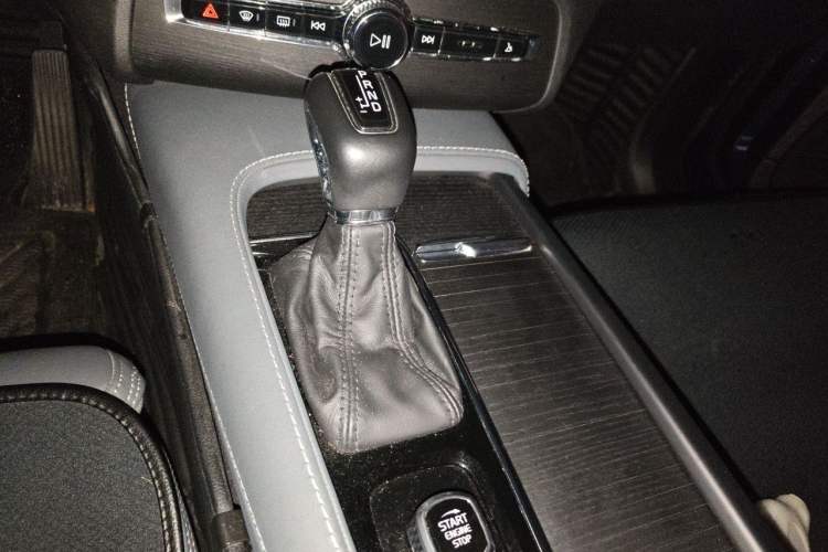 Used Volvo XC90 2020 T6 Zhiya Luxury 7-Seater Gear Lever