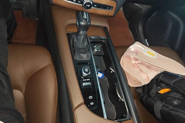 Used Volvo XC90 2020 T6 Zhiyi Luxury 7-Seater Gear Lever