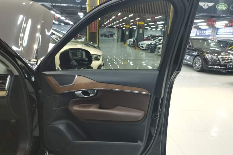 Used Volvo XC90 2020 Facelifted T6 Zhiyi Luxury 7-Seater Interior 5