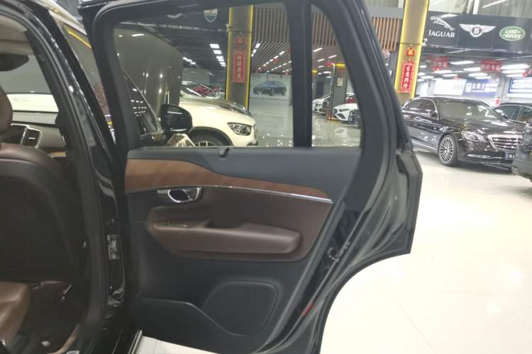 Used Volvo XC90 2020 Facelifted T6 Zhiyi Luxury 7-Seater Interior 6