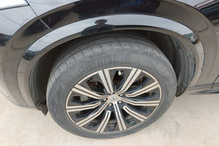 Used Volvo XC90 2020 T5 SmartDrive Luxury 7-Seater Left Front Wheel Hub