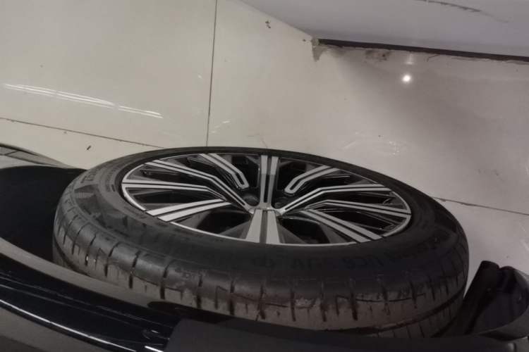 Used Volvo XC90 2020 T6 Zhiya Luxury 7-Seater Left Front Wheel Hub