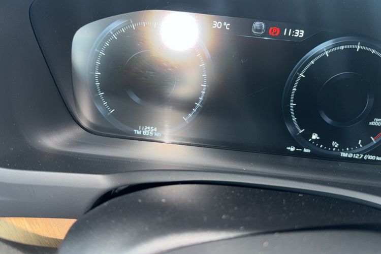 Used Volvo XC90 2020 T6 Zhiyi Luxury 7-Seater Odometer Close Up