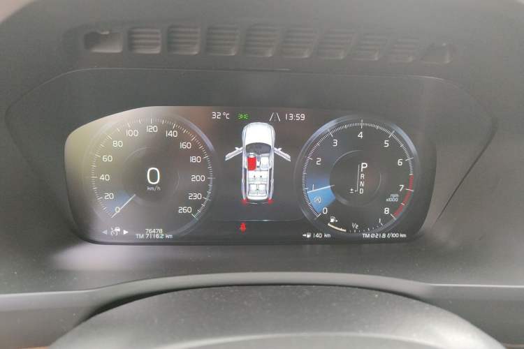 Used Volvo XC90 2020 Facelifted T6 Zhiyi Luxury 7-Seater Odometer Close Up
