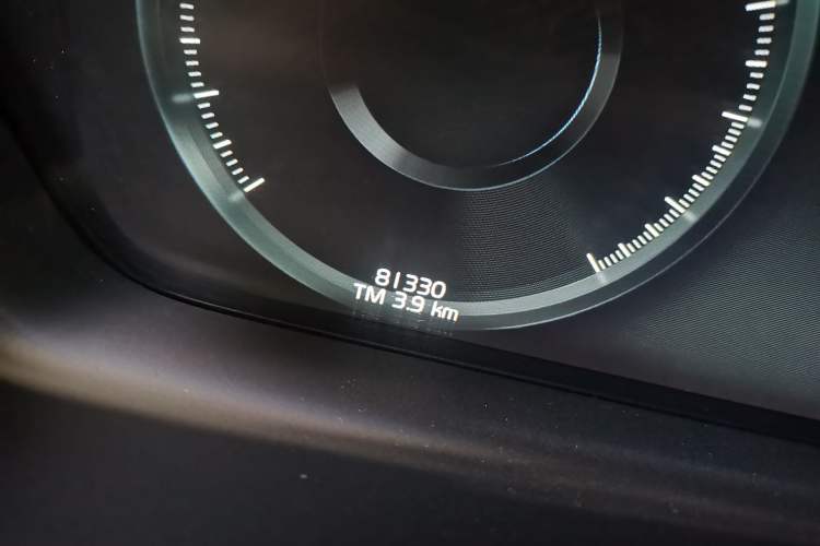Used Volvo XC90 2020 Facelifted T6 Zhiya Luxury 7-Seater Odometer Close Up