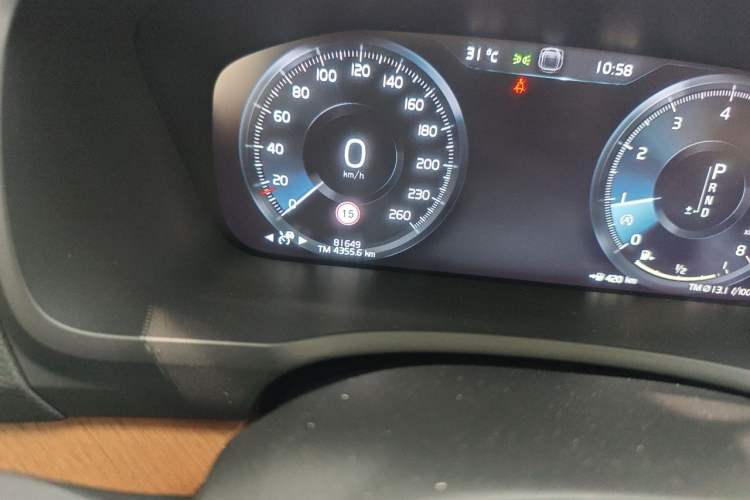 Used Volvo XC90 2020 T6 Zhiyi Luxury 7-Seater Odometer Close Up