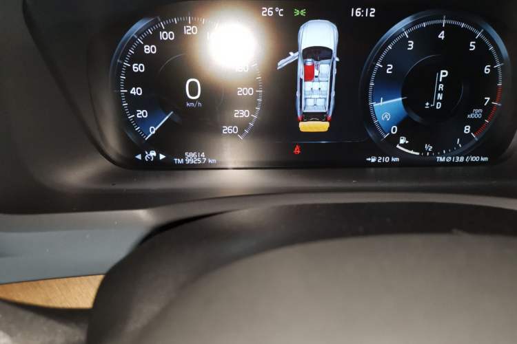 Used Volvo XC90 2020 T6 Zhiyi Luxury 7-Seater Odometer Close Up