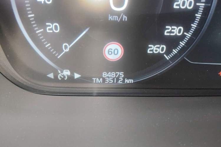 Used Volvo XC90 2020 T6 Zhiyi Sport Edition 7-Seater Odometer Close Up