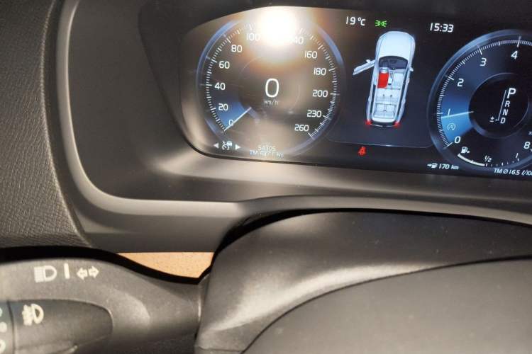 Used Volvo XC90 2020 T6 Zhiyi Luxury 7-Seater Odometer Close Up