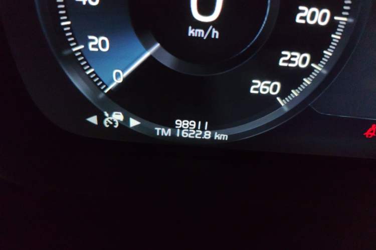 Used Volvo XC90 2020 T6 Zhiyi Luxury 7-Seater Odometer Close Up
