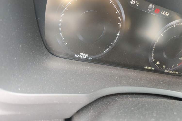 Used Volvo XC90 2020 T6 Zhiya Luxury 7-Seater Odometer Close Up