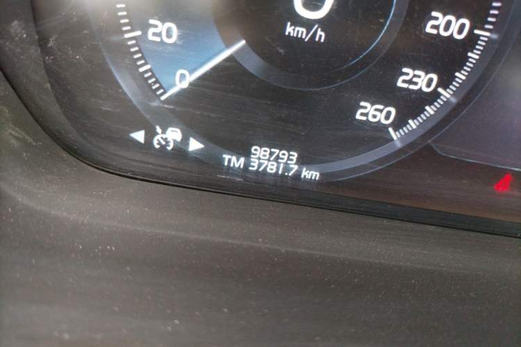 Used Volvo XC90 2020 T6 Zhiyi Luxury 7-Seater Odometer Close Up