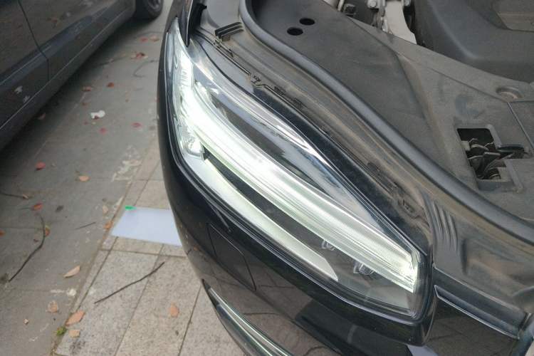 Used Volvo XC90 2020 Facelifted T6 Zhiyi Luxury 7-Seater Right Front Headlight