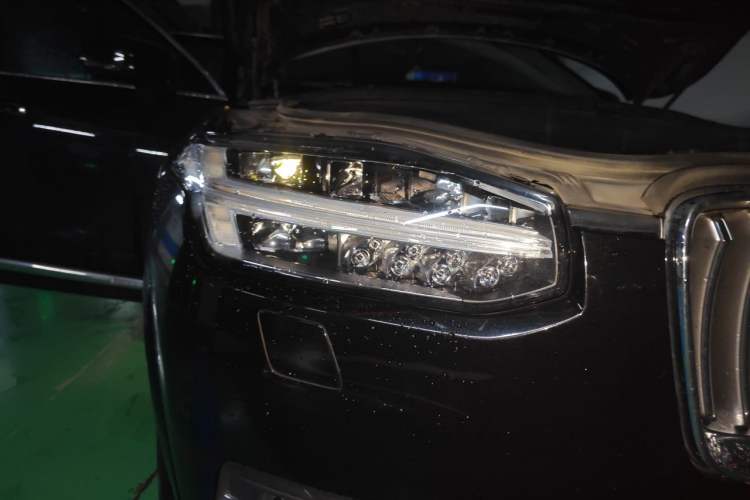 Used Volvo XC90 2020 T6 Zhiyi Luxury 7-Seater Right Front Headlight