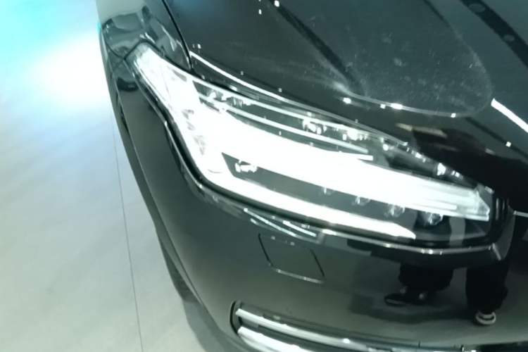 Used Volvo XC90 2020 T6 Zhiyi Luxury 7-Seater Right Front Headlight