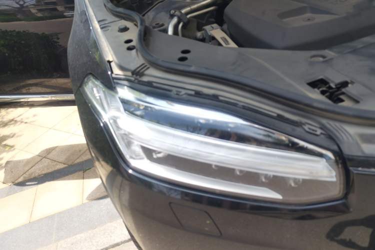 Used Volvo XC90 2020 T6 Zhiyi Luxury 7-Seater Right Front Headlight
