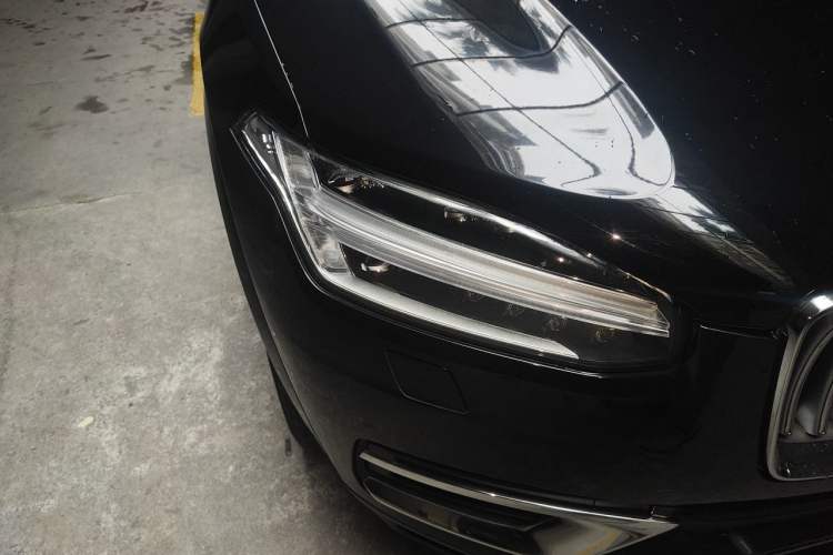 Used Volvo XC90 2020 T6 Zhiyi Luxury 7-Seater Right Front Headlight