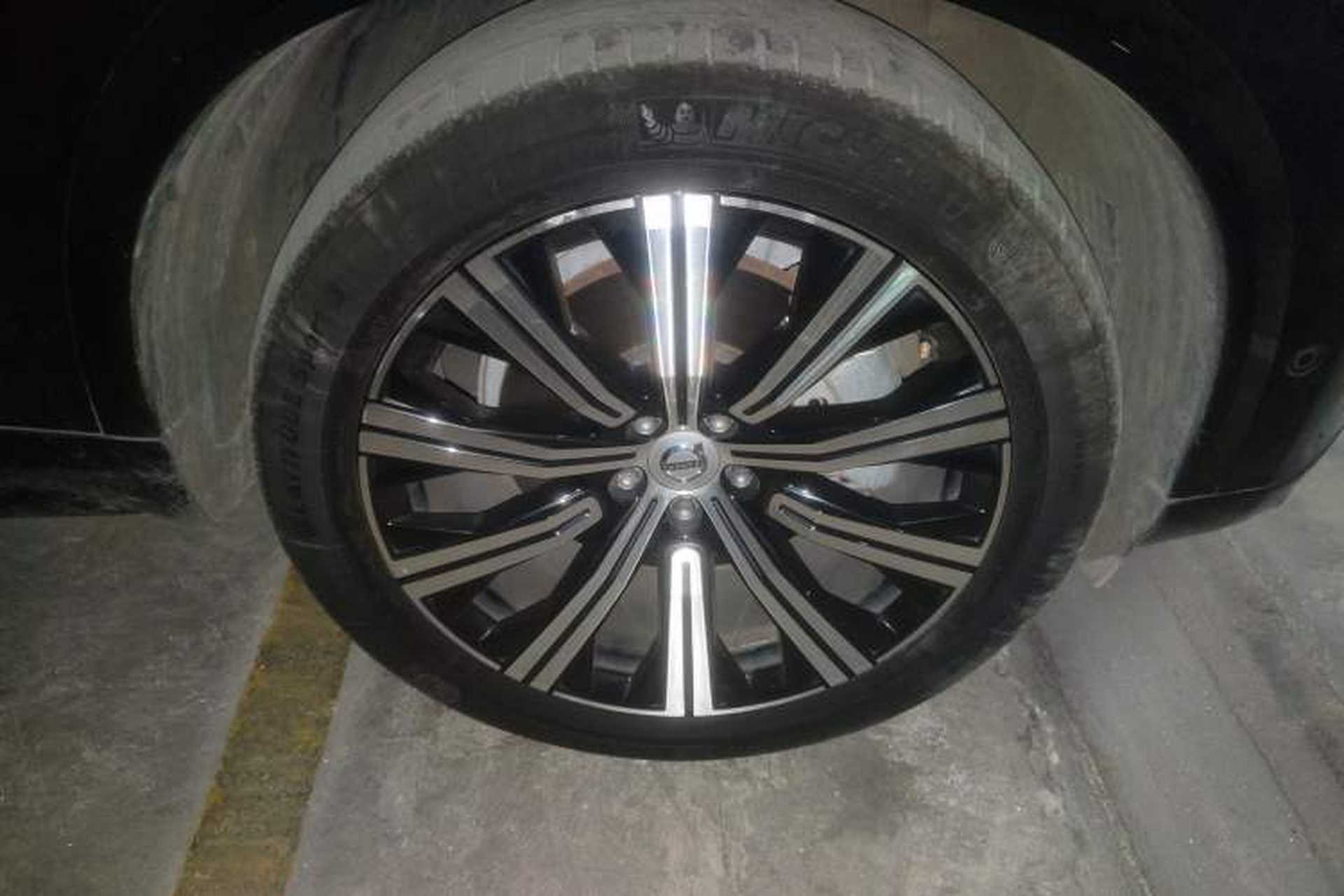 Used Volvo XC90 2020 T6 Zhiya Luxury 7-Seater Right Front Wheel Hub