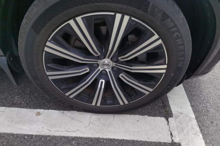 Used Volvo XC90 2020 T6 Zhiya Luxury 7-Seater Right Front Wheel Hub