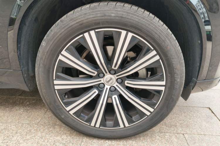 Used Volvo XC90 2020 T6 Zhiyi Luxury 7-Seater Right Front Wheel Hub
