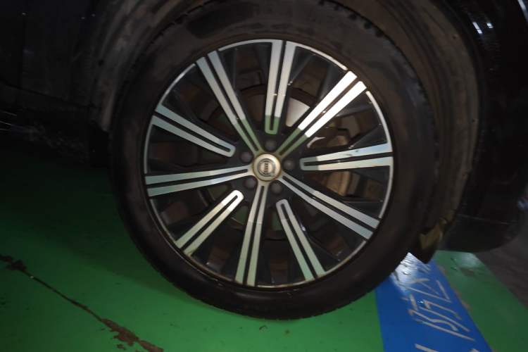 Used Volvo XC90 2020 T6 Zhiyi Luxury 7-Seater Right Front Wheel Hub