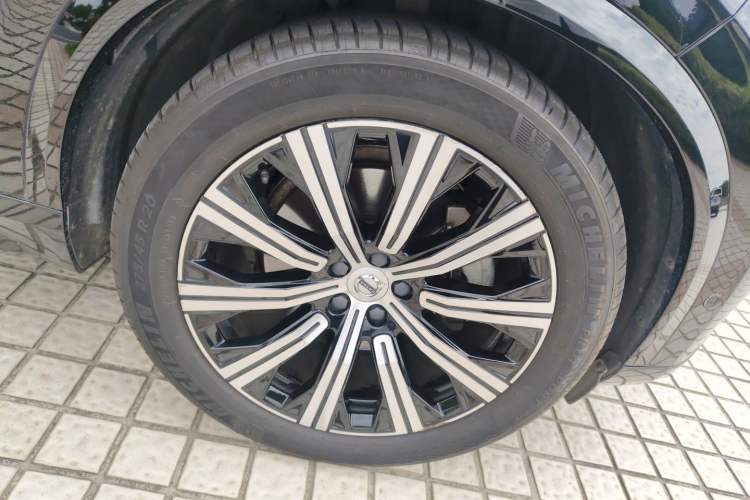 Used Volvo XC90 2020 T6 Zhiya Luxury 7-Seater Right Front Wheel Hub